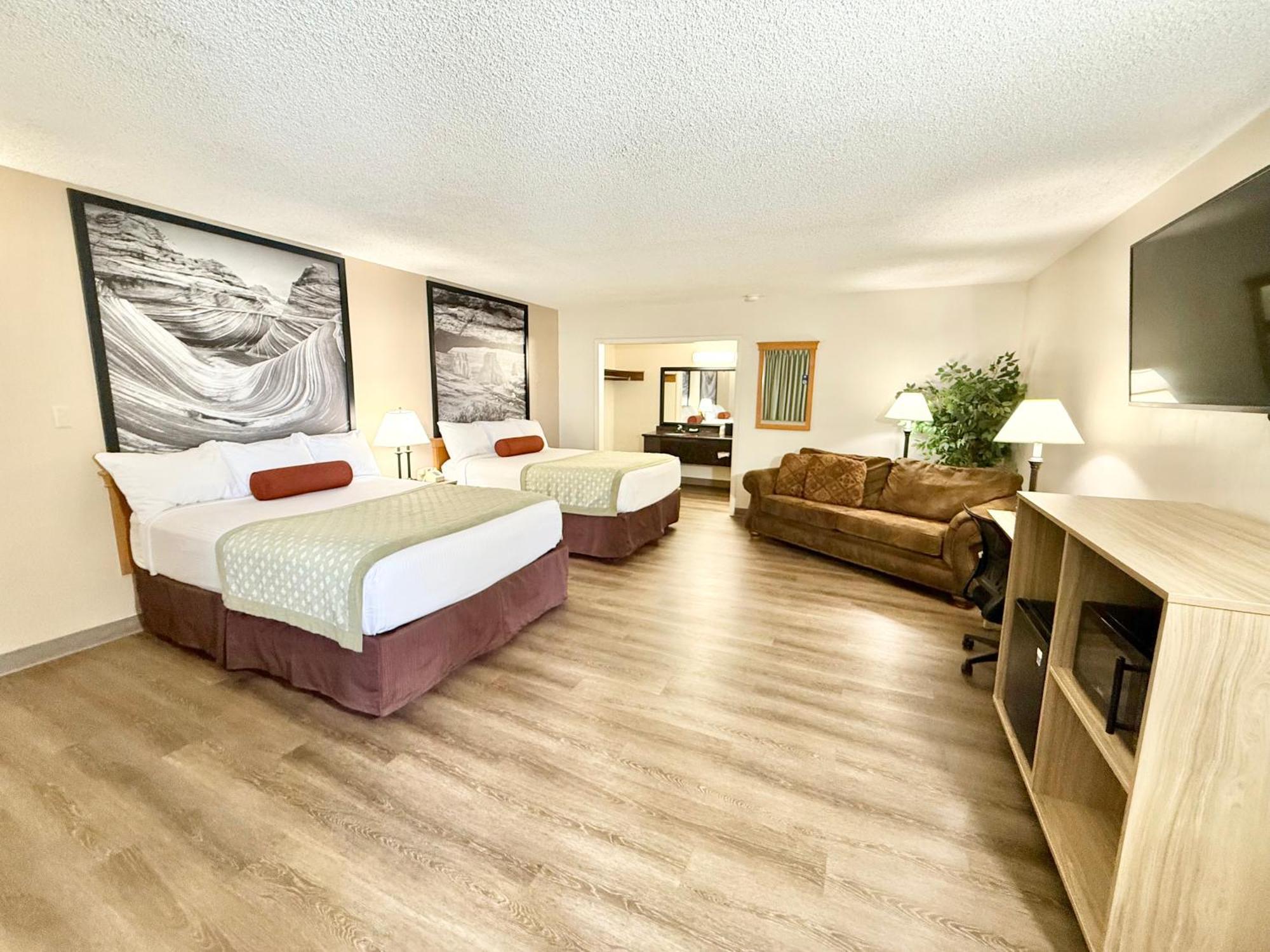 Super 8 By Wyndham Salina/Scenic Hills Area Hotel Ngoại thất bức ảnh