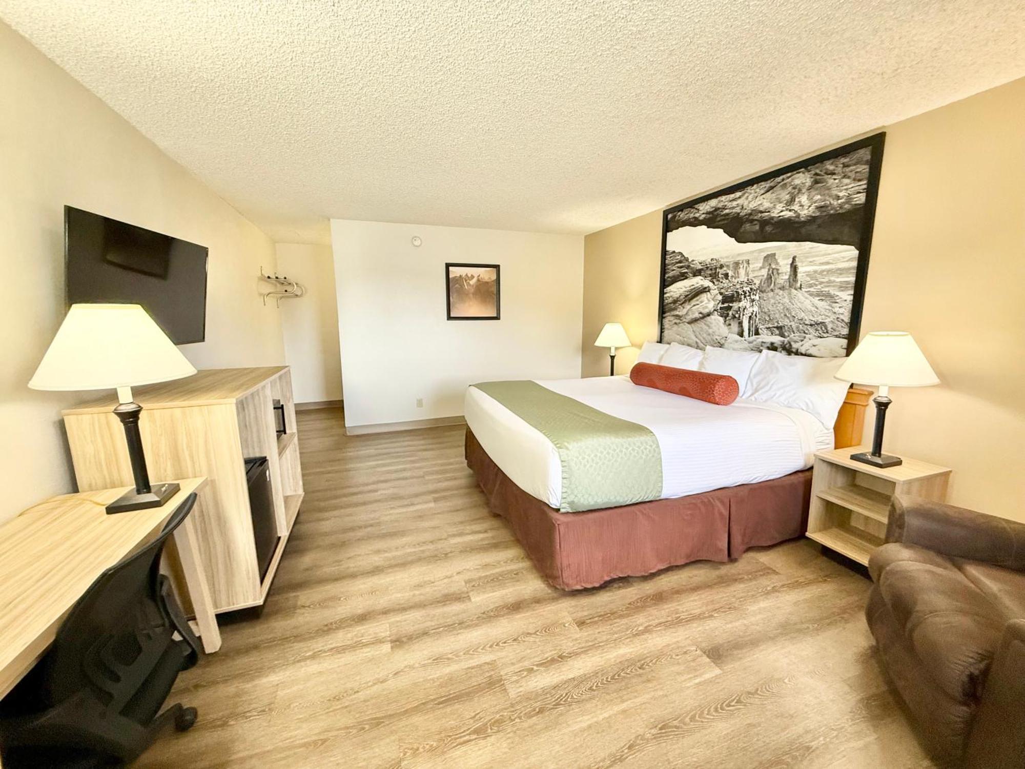 Super 8 By Wyndham Salina/Scenic Hills Area Hotel Ngoại thất bức ảnh