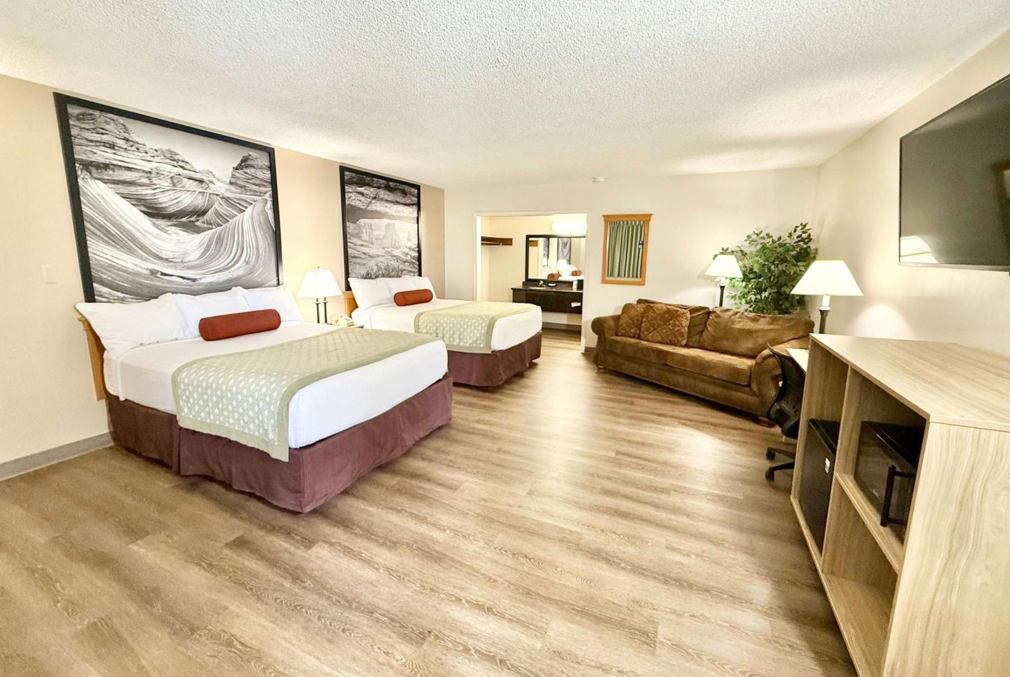 Super 8 By Wyndham Salina/Scenic Hills Area Hotel Ngoại thất bức ảnh