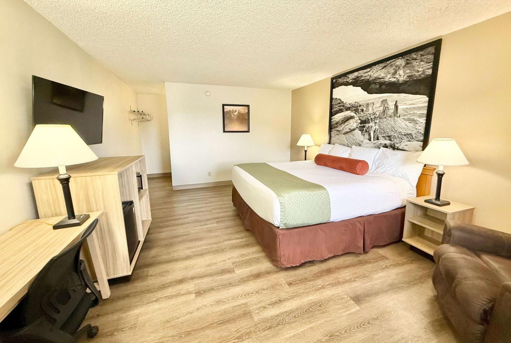 Super 8 By Wyndham Salina/Scenic Hills Area Hotel Ngoại thất bức ảnh